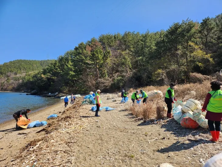 경남 해양쓰레기 청소 활동 모습. 2025.3.7. 경남도 제공