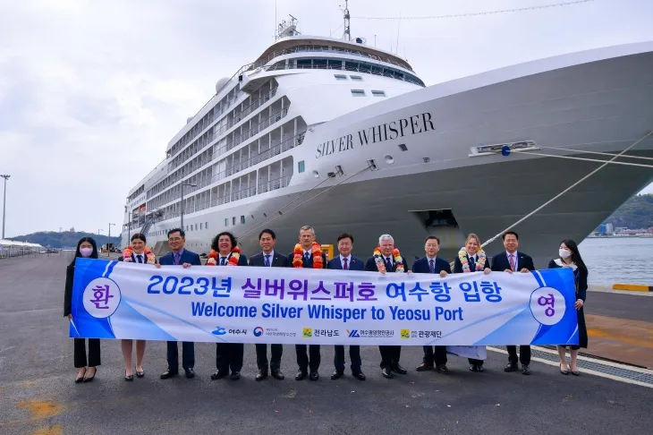 지난 2023년 여수항에 입항한 국제크루즈 ‘실버위스퍼호’ . 여수시 제공