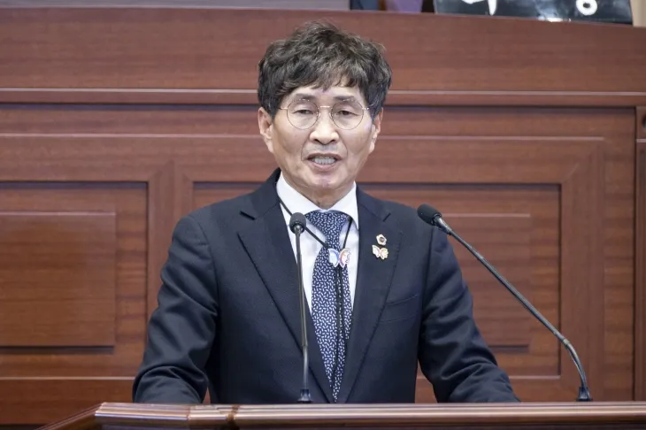 11일 제353회 임시회 제1차 본회의에서 도정질문을 하는 임기진 의원. 경북도의회 제공