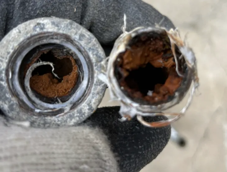 녹슨 수도관 자료