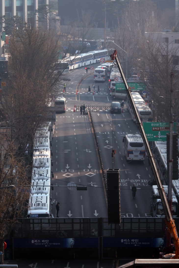 ‘진공상태’ 헌재