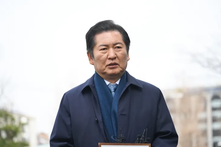 질문에 답하는 정청래 위원장