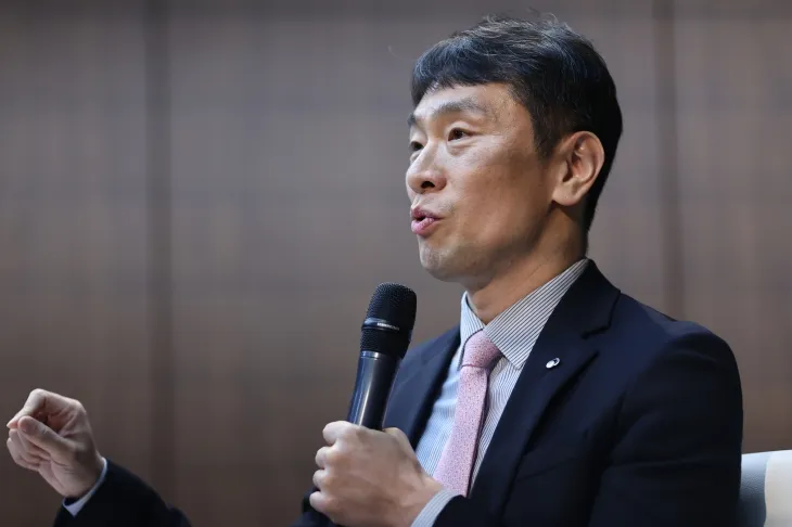 이복현 금융감독원장이 지난 3일 서울 은행회관에서 열린 ‘한국은행-한국금융연구원 공동 정책 컨퍼런스’ 특별 대담에서 발언하고 있다. 연합뉴스