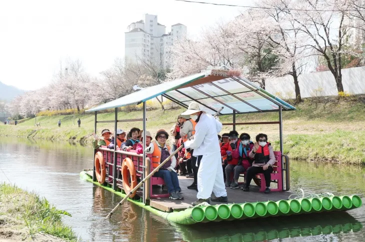양재천서 ‘뗏목 여행’
