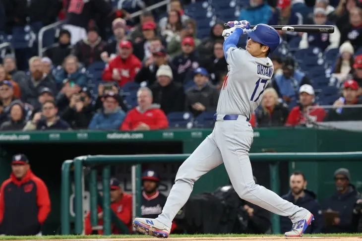 LA 다저스 오타니 쇼헤이가 8일(한국시간) 미국 워싱턴DC 내셔널스 파크에서 열린 2025 MLB 워싱턴 내셔널스와의 원정 경기에서 안타를 치고 있다. 로이터 연합뉴스