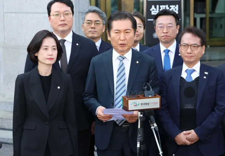 탄핵 인용, 입장 밝히는 정청래 위원장