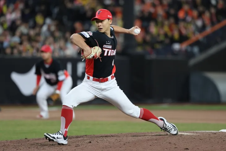 KIA 타이거즈 곽도규가 지난달 28일 대전한화생명볼파크에서 열린 2025 KBO리그 정규시즌 한화 이글스와의 원정 경기에서 공을 던지고 있다. KIA 타이거즈 제공