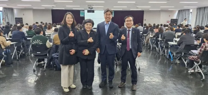 지난 15일 열린 ‘돌봄통합지원법 시행에 따른 서울시 사회복지관 역할모색을 위한 토론회’에 참석한 김영옥 위원장