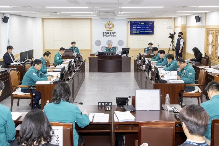 제355회 임시회 행정보건복지위원회 회의 전경. 경북도의회 제공