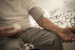 고혈압이라면…“소금 섭취만 줄이지 말고 ‘이 과일’ 더 드세요”