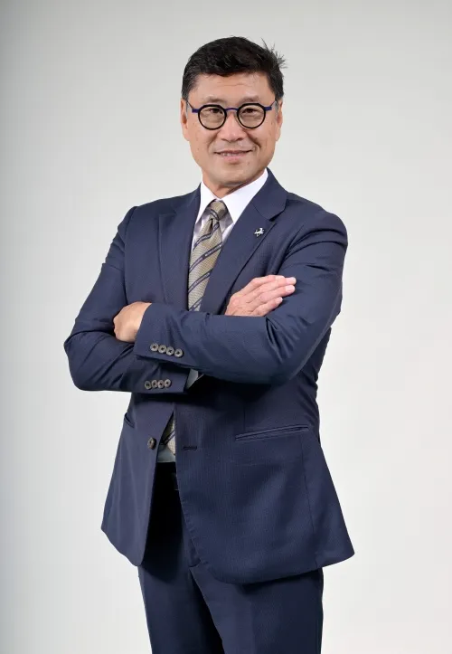 백 감독은 한국 유일의 실업팀인 HL 안양 아이스하키팀이 창단 30주년을 맞은 시즌에 우승하게 돼 각별한 의미가 있다고 말했다. HL안양 제공