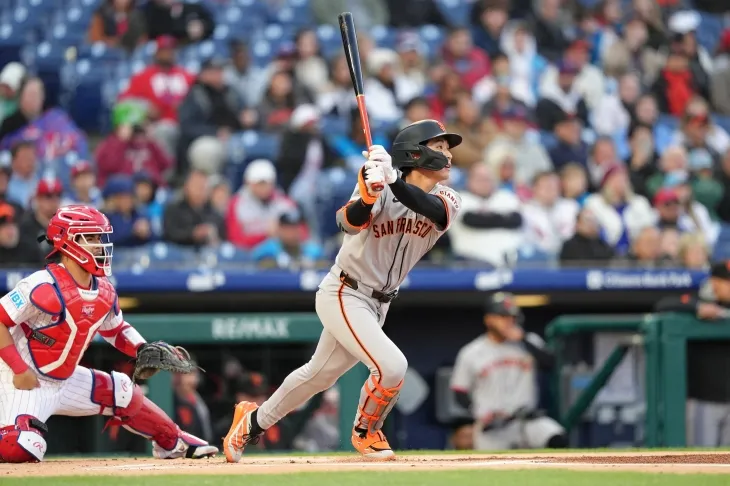 샌프란시스코 자이언츠 이정후가 18일(한국시간) 미국 펜실베이니아주 필라델피아의 시티즌스 뱅크 파크에서 열린 2025 미국 메이저리그(MLB) 정규시즌 필라델피아 필리스와의 원정 경기에서 타격하고 있다. 로이터 연합뉴스