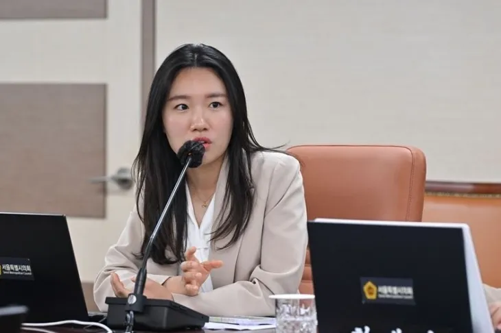 질의하는 이소라 의원