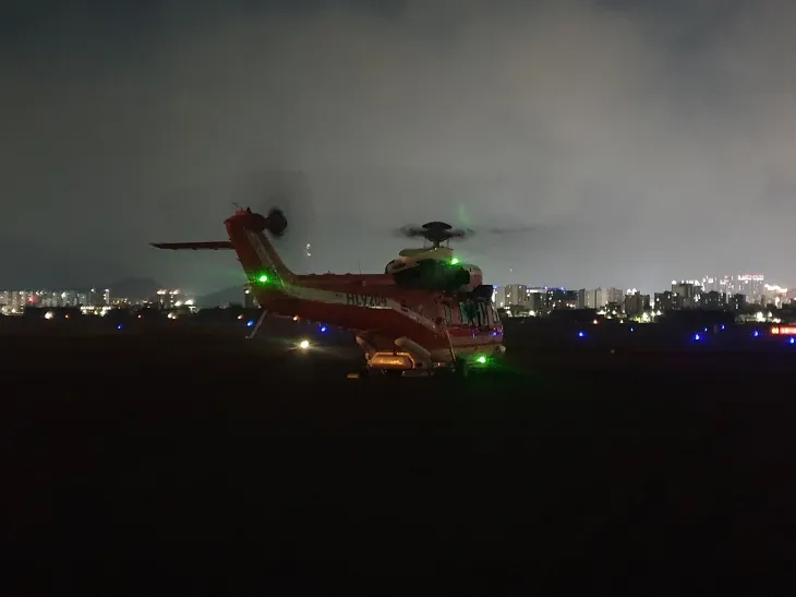 대구 산불 야간 진화에 나서는 수리온 헬기