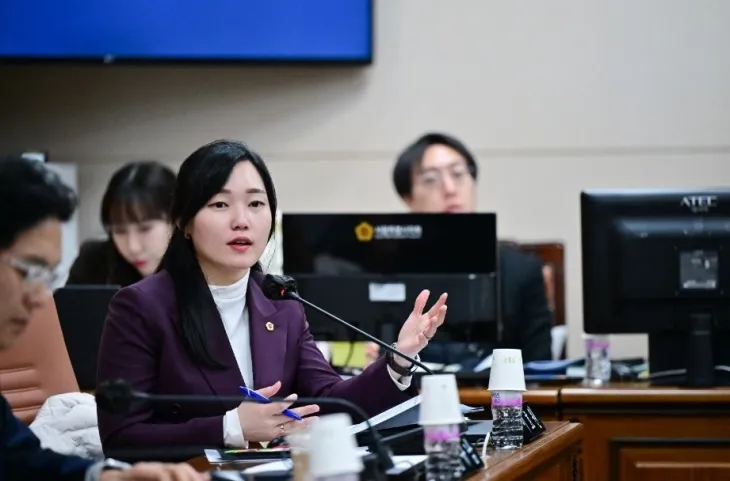 질의하는 이효원 의원