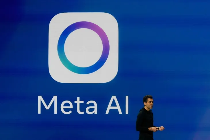 메타의 최고 제품 책임자 크리스 콕스가 2025년 4월 29일 화요일 캘리포니아 멘로 파크에서 열린 AI 개발자 컨퍼런스인 ‘라마콘 2025’에서 메타의 첫 AI 앱을 소개하고 있다. 2025.4.30. AP 연합뉴스