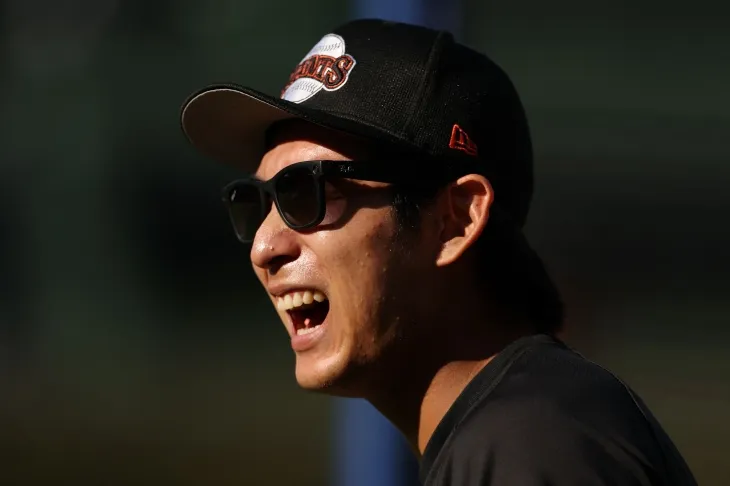 샌프란시스코 자이언츠 이정후가 7일(한국시간) 미국 일리노이주 시카고의 리글리필드에서 열린 2025 미국프로야구 메이저리그(MLB) 정규시즌 시카고 컵스와의 원정 경기를 앞두고 훈련 중 환하게 웃고 있다. 시카고 AFP 연합뉴스