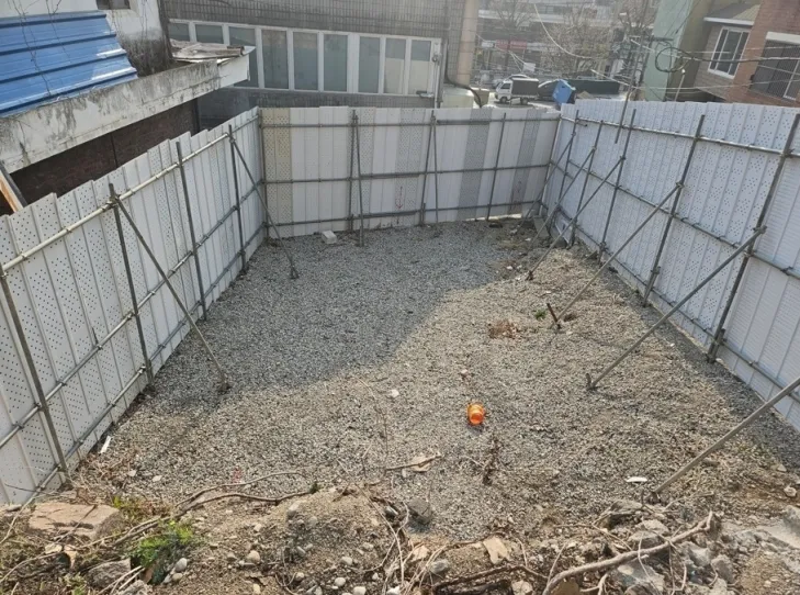 서울 종로구 신영동의 빈집 철거 부지.   종로구 제공
