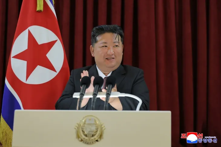 김정은, 딸 주애와 주북 러시아 대사관 방문