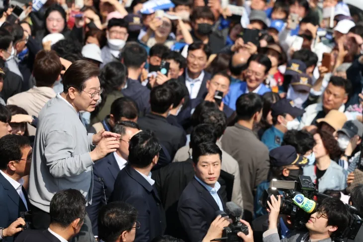 영암 찾아 연설하는 이재명