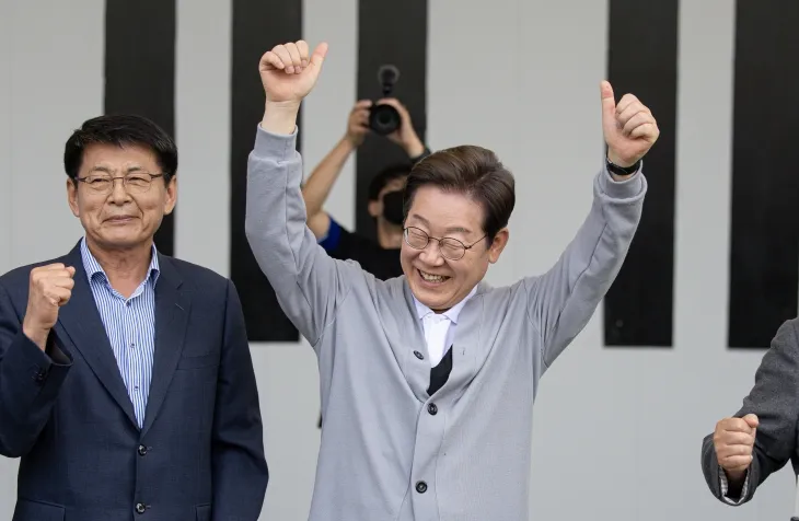 이재명 ‘미소 활짝’