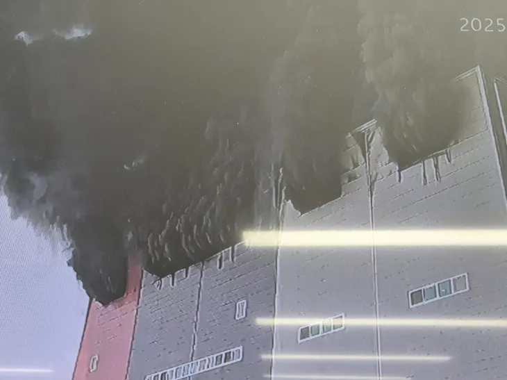 이천 대형 물류창고 화재…소방 대응 2단계 발령