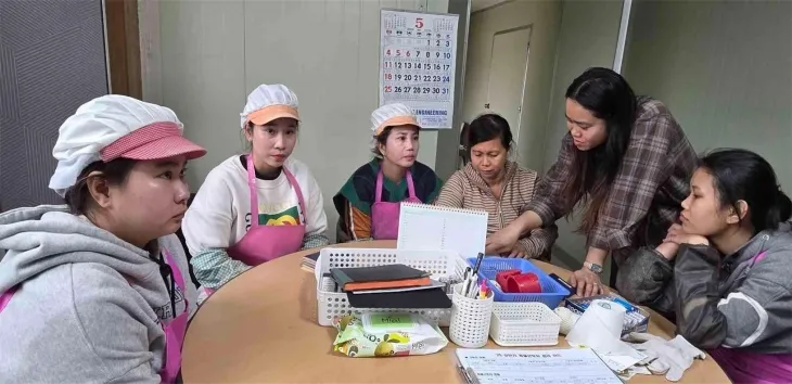 장흥군이 어업 분야 외국인 계절근로자들을 대상으로 노동 인권 실태 전수조사를 실시하고 있다.