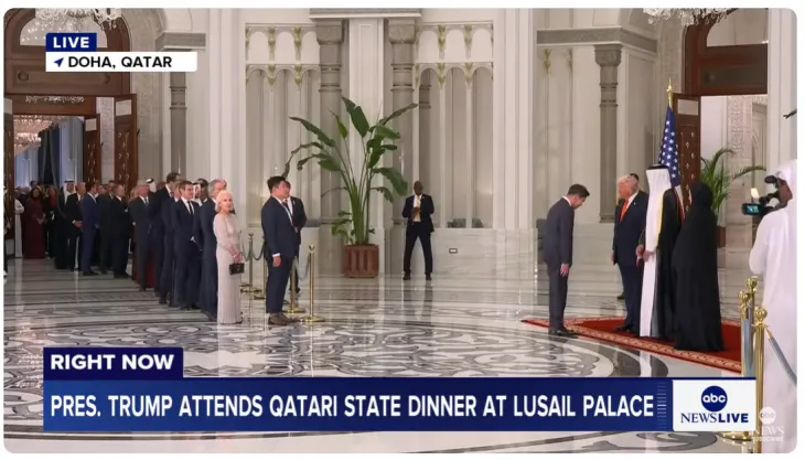 도널드 트럼프 대통령과 인사하기 위한 인사들이 줄을 선 모습. ABC 뉴스 화면 캡처