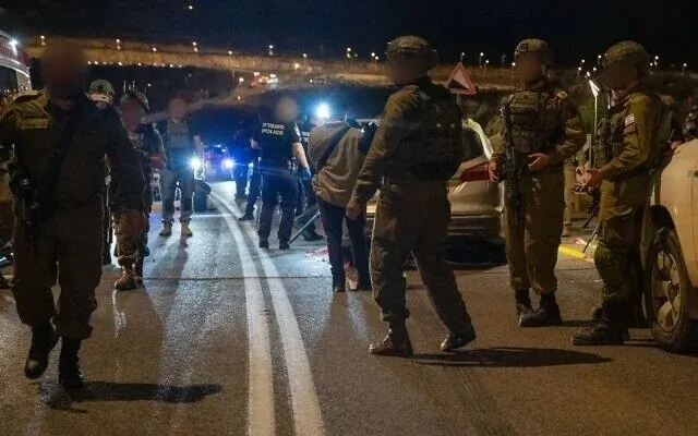 14일(현지시간) 밤 요르단강 서안 북부에서 출산을 위해 분만실로 향하던 이스라엘 임산부 체엘라 게즈(30대)가 팔레스타인 테러리스트의 총격에 사망했다. 사진은 사건 현장. 2025.5.14 이스라엘 방위군(IDF) 자료