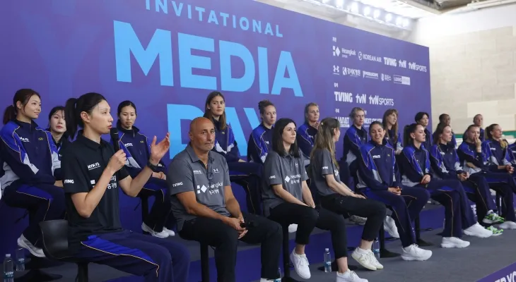 배구 여제 김연경이 16일 인천 삼산월드체육관에서 열린 KYK 인비테이셔널 2025 미디어데이에서 은퇴 소감을 밝히고 있다. 연합뉴스