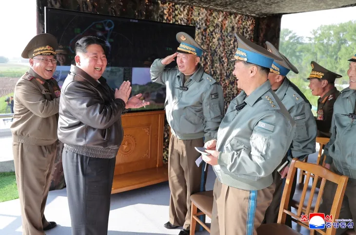 북한 김정은, 공군 방공·공습훈련 지도