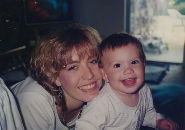 폰세는 평소 인스타그램에 어머니 제니퍼와 함께 찍은 사진을 게시하며 추모해 왔다. 사진은 폰세의 아기 시절 모습. 폰세 인스타그램 캡처