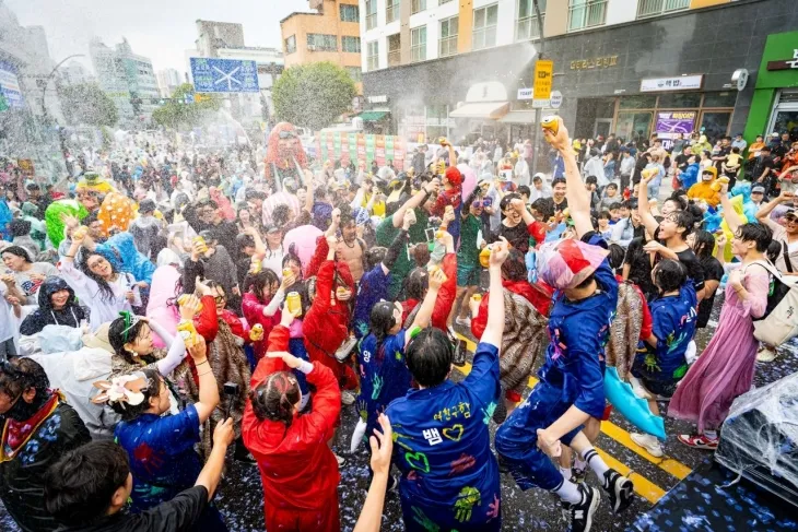 강원 춘천마임축제가 25일부터 다음 달 1일까지 열린다. 사진은 지난해 축제 모습. 춘천마임축제 제공
