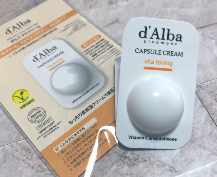 자동판매기를 통해 한국 화장품 ‘달바’ 샘플을 받은 일본인이 소셜미디어(SNS)에 올린 사진. 엑스(옛 트위터) 캡처