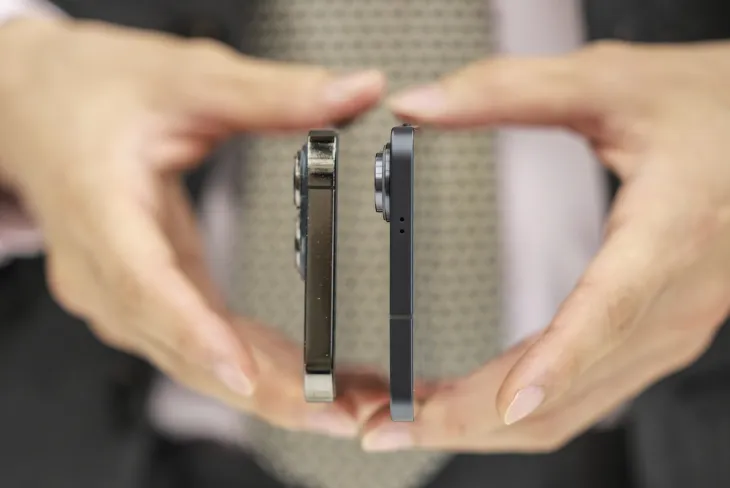 ‘갤럭시 S25 엣지, 얼마나 얇을까?’