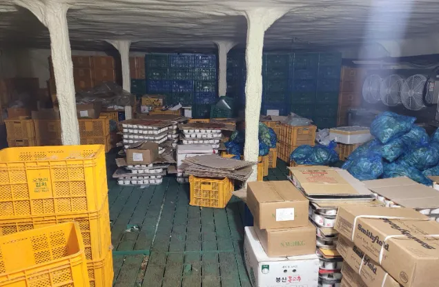 냉동창고에 보관 중인 원재료. 식약처