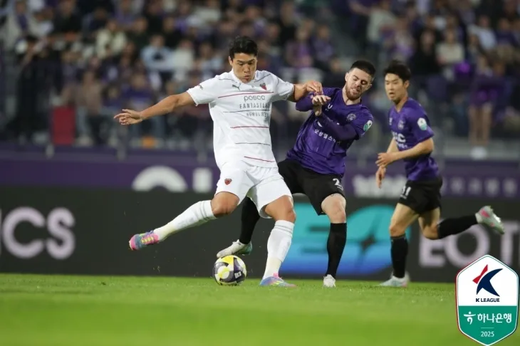 이호재(왼쪽). 한국프로축구연맹 제공