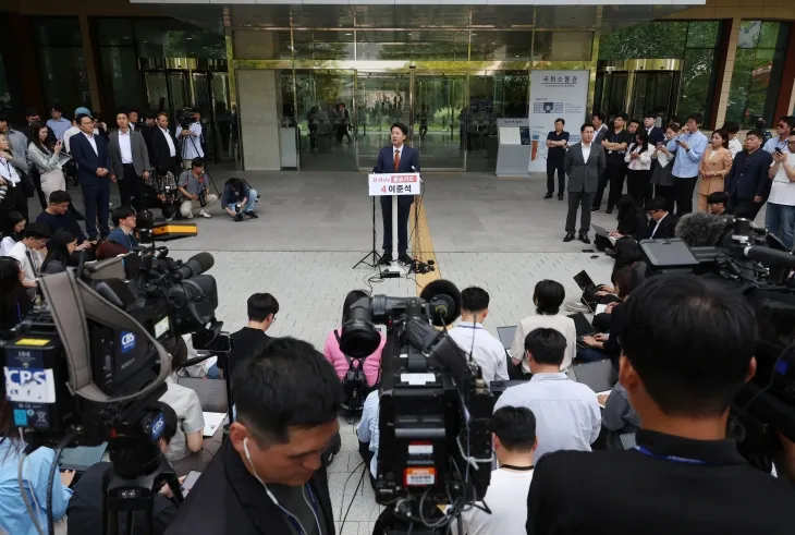 기자회견하는 이준석 후보