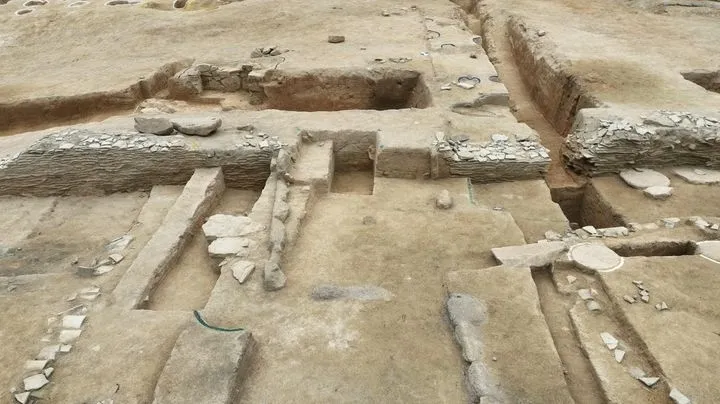 부여 부소산성 17차 발굴조사에서 확인된 와적축대 출입 시설의 모습. 국가유산청 제공