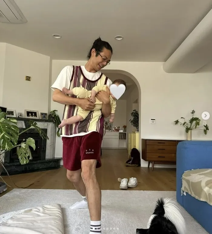 래퍼 빈지노가 “세계 뻘건디의 날”이라는 글과 함께 올린 사진. 빈지노 인스타그램