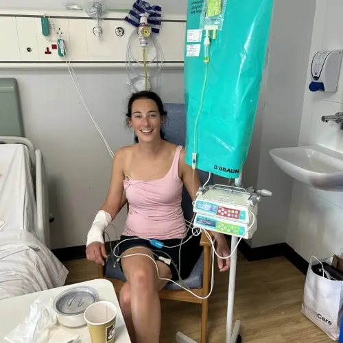 복막 가성점액종 진단을 받은 레베카 힌드. 자선 모금 사이트 ‘고펀드미’ 홈페이지 캡처