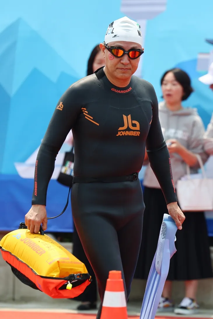 한강 수질 홍보 위해 한강 건너는 오세훈 시장