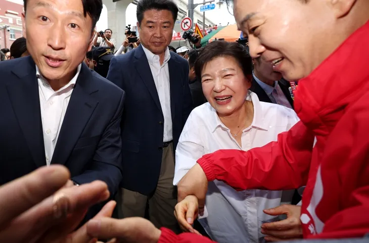 대구 서문시장 찾은 박근혜