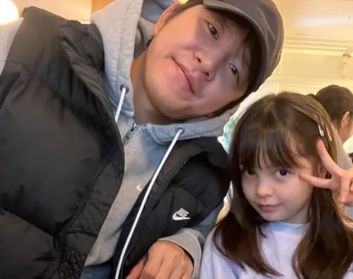 전 축구선수 박주호(왼쪽)가 첫째 딸 나은이 최근 국제학교를 중퇴했다고 밝혔다. 인스타그램 캡처