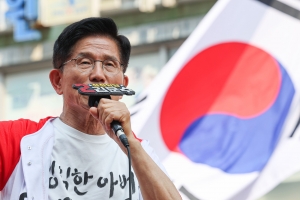 김문수, 외동딸 결혼 자랑하다 “이건희 딸은 극단선택”… 또 말실수