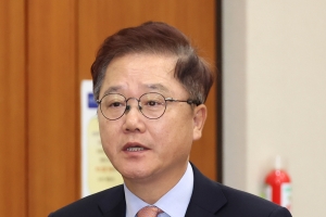 산은 ‘밑 빠진 독’ 끌어안고서 끙끙… 강석훈 회장 임기 후에도 혼란 계속