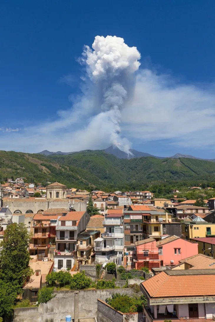 이탈리아 에트나 화산에서 연기가 피어오르고 있다. 2025.6.3 AP 연합뉴스