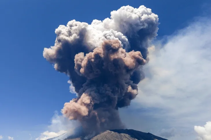 이탈리아 에트나 화산에서 연기가 피어오르고 있다. 2025.6.3 AP 연합뉴스