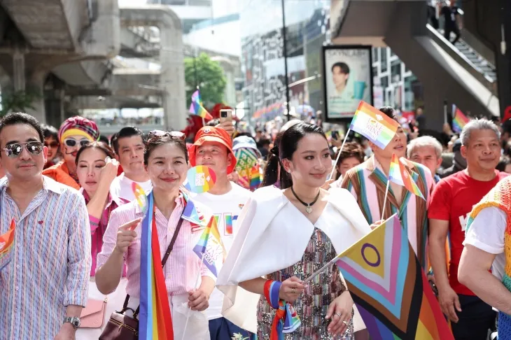 태국 방콕에서 성소수자 커뮤니티의 프라이드의 달을 기념하기 위해 매년 열리는 프라이드 퍼레이드에 참여한 참가자들. 2025.6.1 로이터 연합뉴스