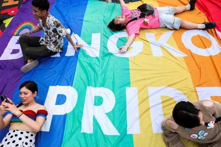 태국 방콕에서 성소수자 커뮤니티의 프라이드의 달을 기념하기 위해 매년 열리는 프라이드 퍼레이드에 참여한 참가자들. 2025.6.1 로이터 연합뉴스